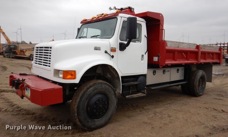 image for item KN9984 2000 International 4800  dump truck