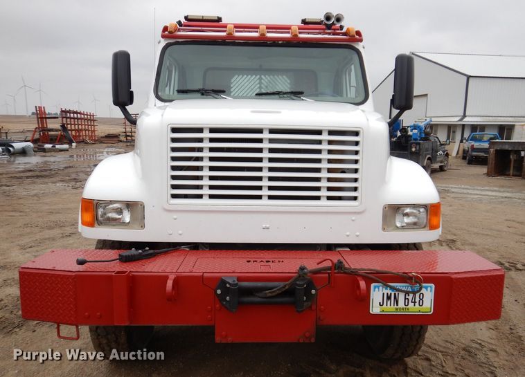 image for item KN9984 2000 International 4800  dump truck