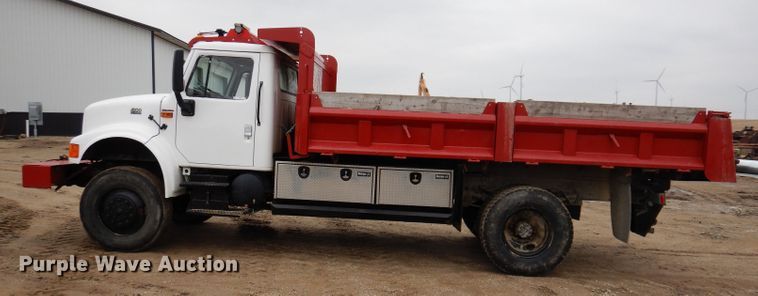 image for item KN9984 2000 International 4800  dump truck