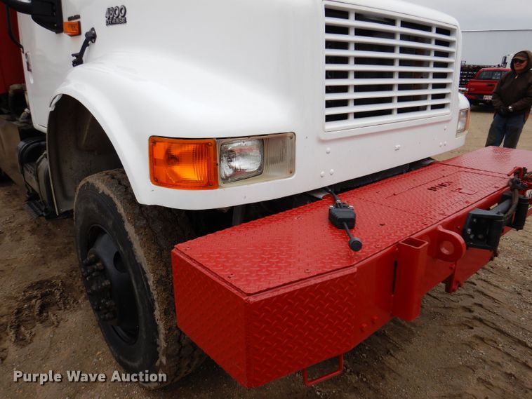 image for item KN9984 2000 International 4800  dump truck