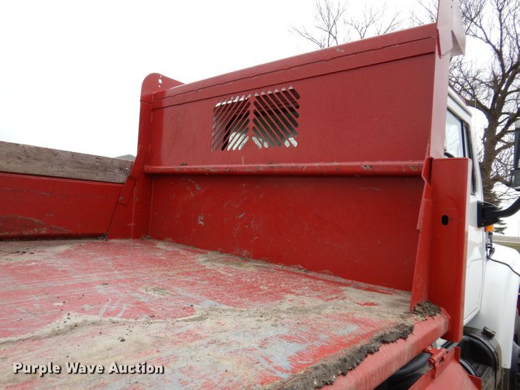 image for item KN9984 2000 International 4800  dump truck