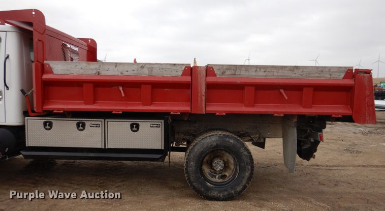 image for item KN9984 2000 International 4800  dump truck