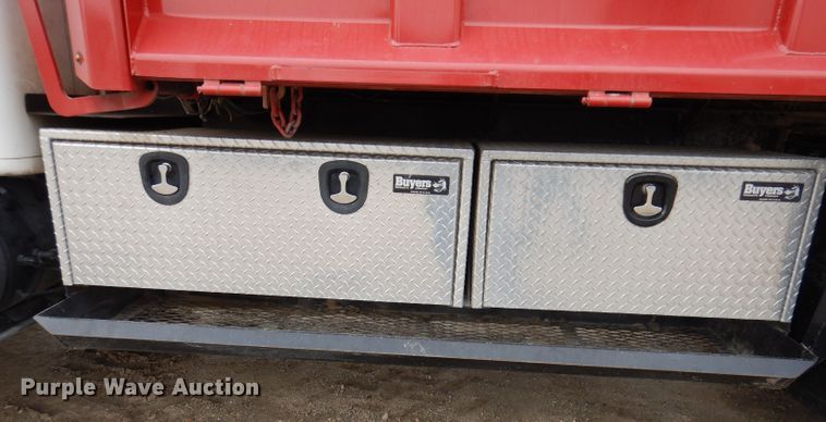 image for item KN9984 2000 International 4800  dump truck