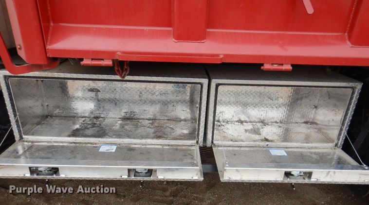 image for item KN9984 2000 International 4800  dump truck