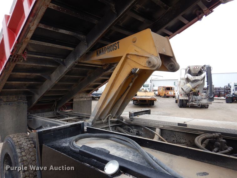 image for item KN9984 2000 International 4800  dump truck