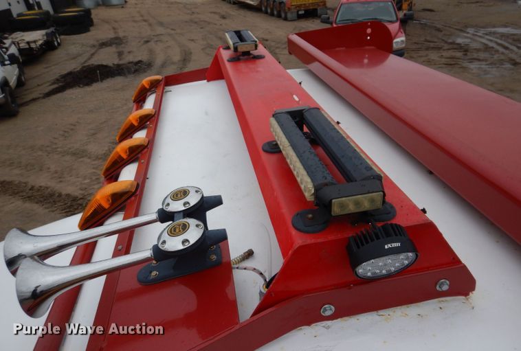 image for item KN9984 2000 International 4800  dump truck