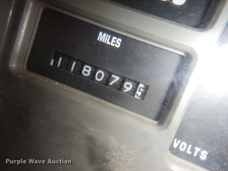 image for item KN9984 2000 International 4800  dump truck