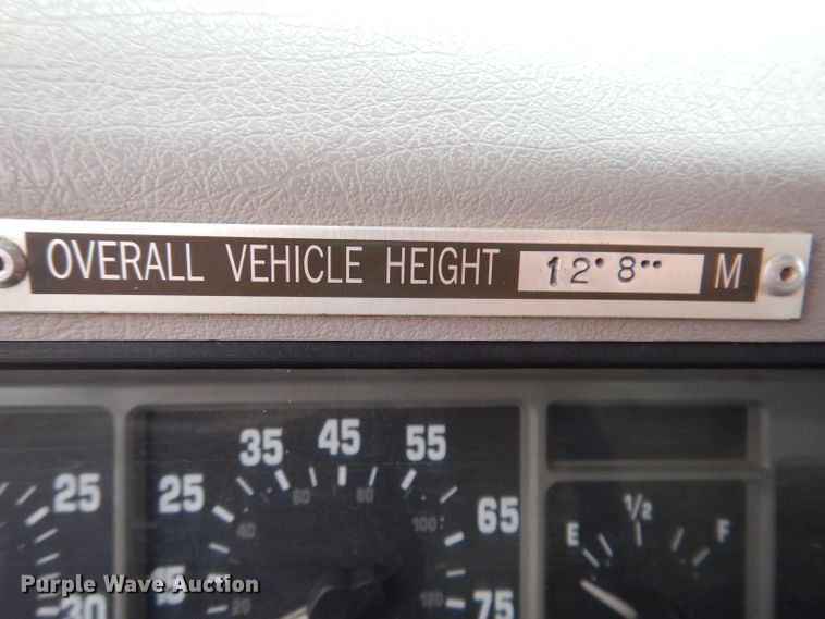 image for item KN9984 2000 International 4800  dump truck