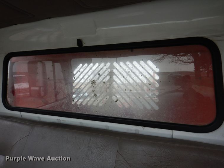 image for item KN9984 2000 International 4800  dump truck