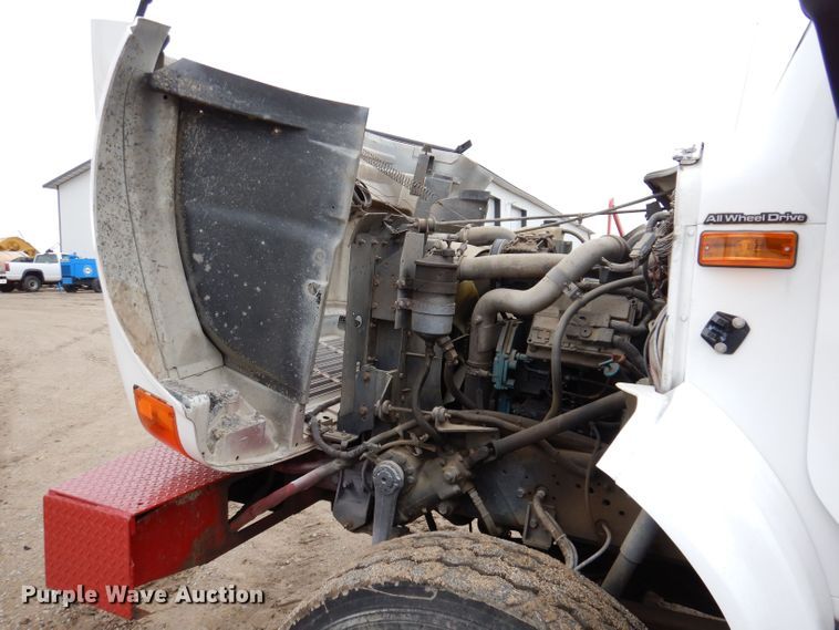 image for item KN9984 2000 International 4800  dump truck