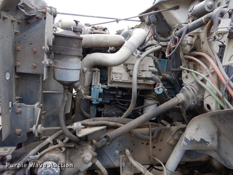 image for item KN9984 2000 International 4800  dump truck