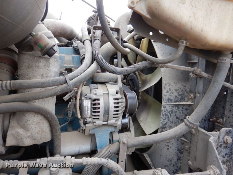 image for item KN9984 2000 International 4800  dump truck