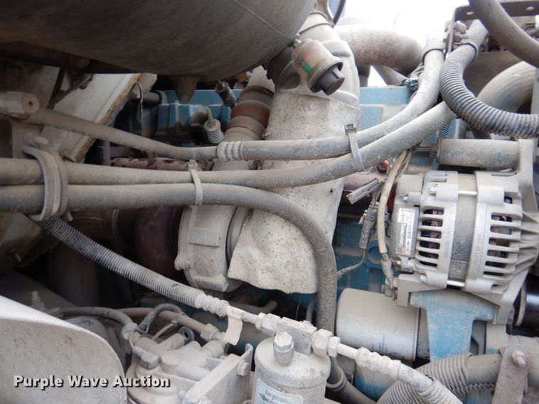 image for item KN9984 2000 International 4800  dump truck