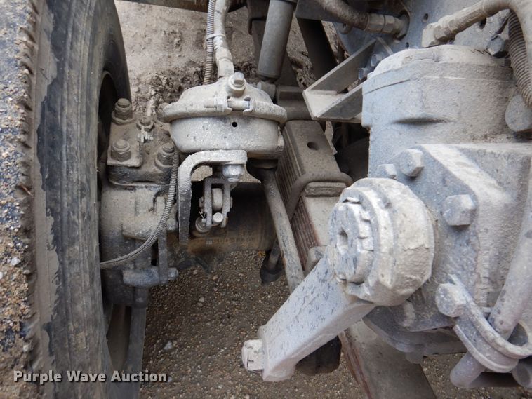 image for item KN9984 2000 International 4800  dump truck