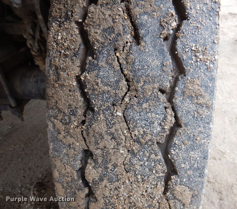 image for item KN9984 2000 International 4800  dump truck