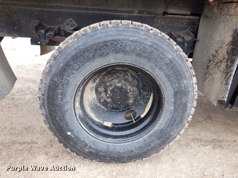 image for item KN9984 2000 International 4800  dump truck