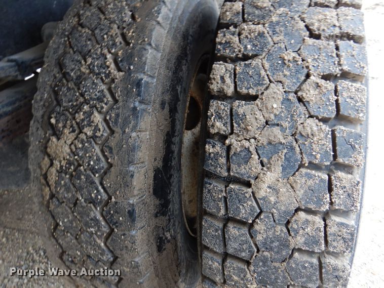 image for item KN9984 2000 International 4800  dump truck