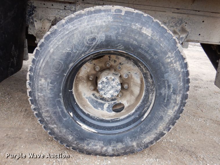 image for item KN9984 2000 International 4800  dump truck