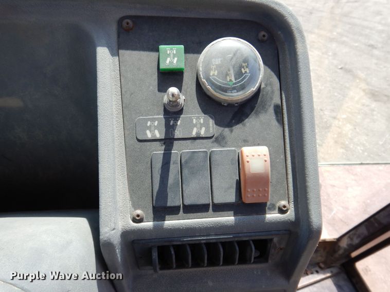 image for item KN9997 1997 Caterpillar 426C  backhoe