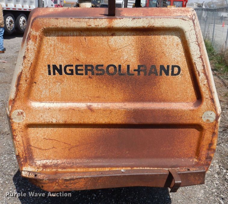 image for item KO9001 1984 Ingersoll Rand 185  air compressor