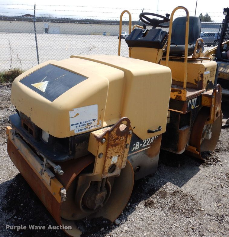 image for item KO9002 2000 Caterpillar CB224D  double drum vibratory roller