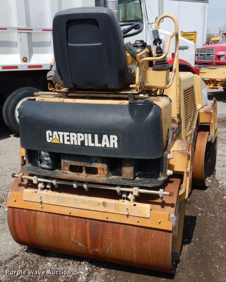 image for item KO9002 2000 Caterpillar CB224D  double drum vibratory roller