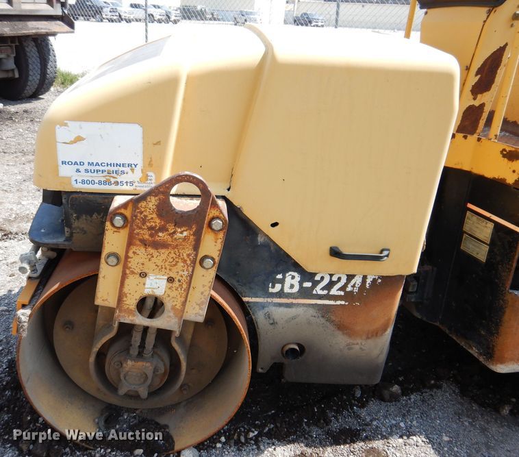 image for item KO9002 2000 Caterpillar CB224D  double drum vibratory roller
