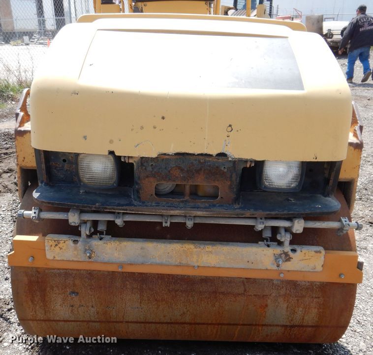 image for item KO9002 2000 Caterpillar CB224D  double drum vibratory roller