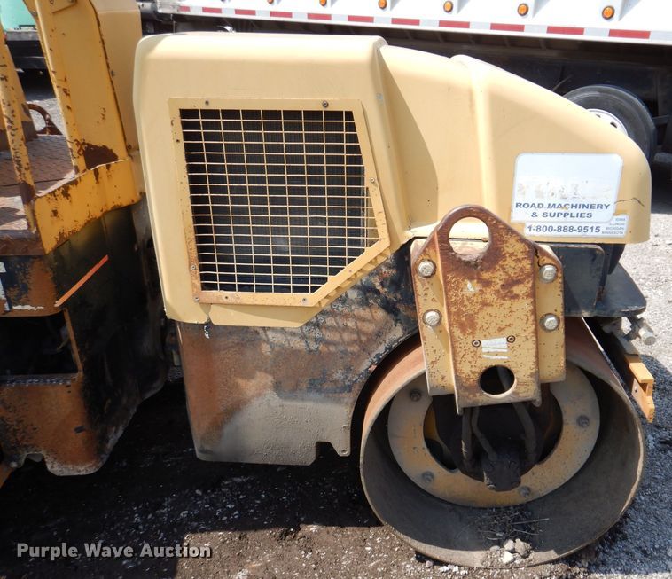 image for item KO9002 2000 Caterpillar CB224D  double drum vibratory roller