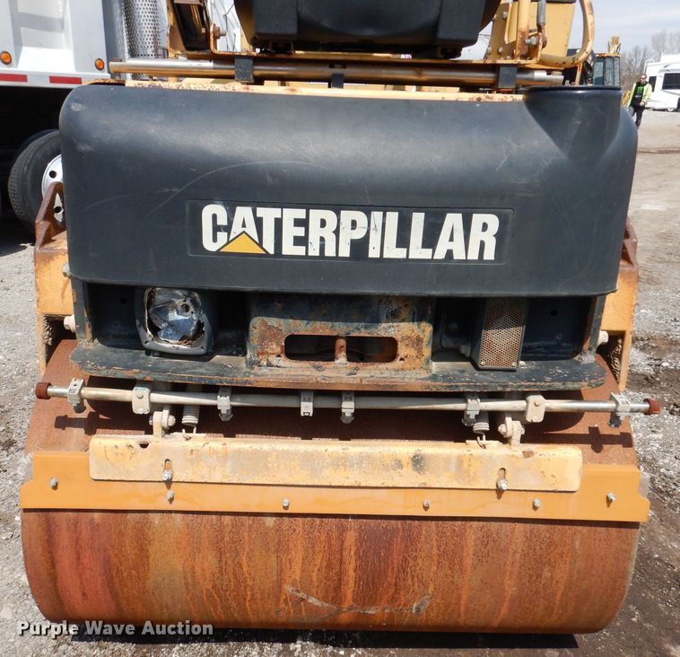 image for item KO9002 2000 Caterpillar CB224D  double drum vibratory roller