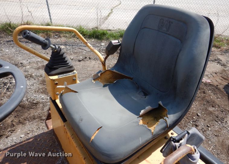 image for item KO9002 2000 Caterpillar CB224D  double drum vibratory roller