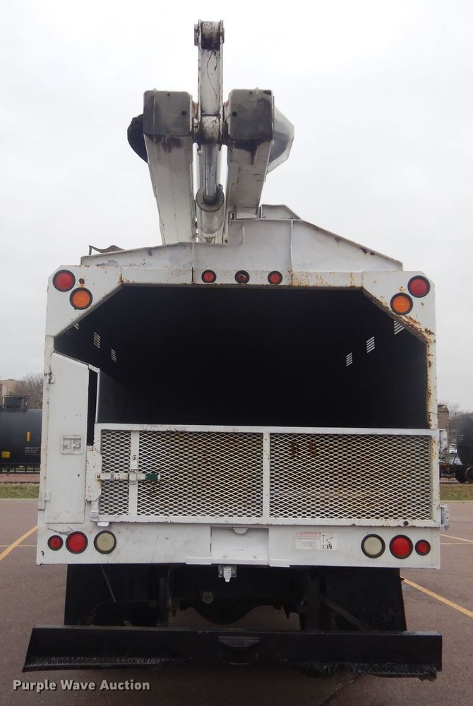 image for item KT9002 2002 GMC C7500  forestry bucket truck