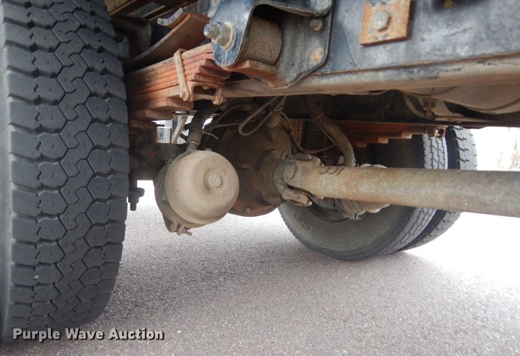 image for item KT9002 2002 GMC C7500  forestry bucket truck