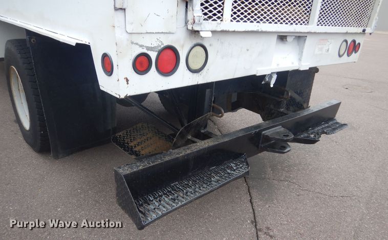 image for item KT9002 2002 GMC C7500  forestry bucket truck