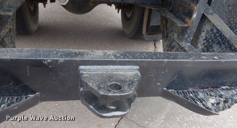 image for item KT9002 2002 GMC C7500  forestry bucket truck