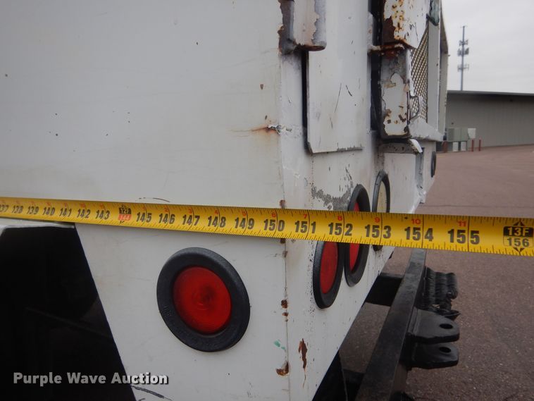 image for item KT9002 2002 GMC C7500  forestry bucket truck