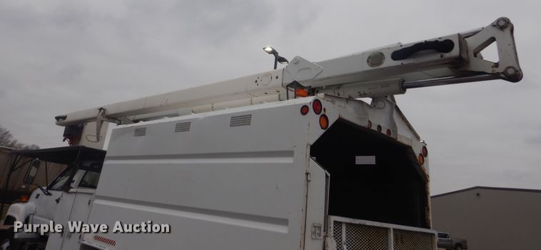 image for item KT9002 2002 GMC C7500  forestry bucket truck