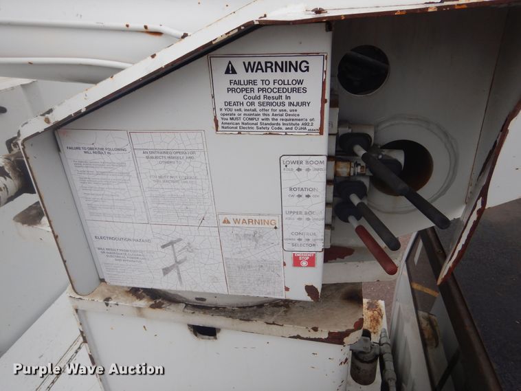 image for item KT9002 2002 GMC C7500  forestry bucket truck