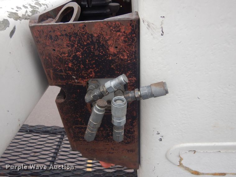 image for item KT9002 2002 GMC C7500  forestry bucket truck