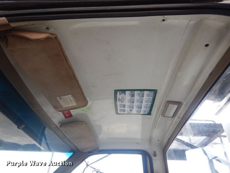 image for item KT9002 2002 GMC C7500  forestry bucket truck