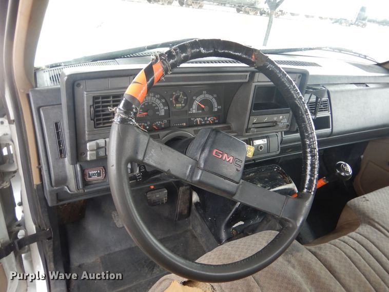 image for item KT9002 2002 GMC C7500  forestry bucket truck