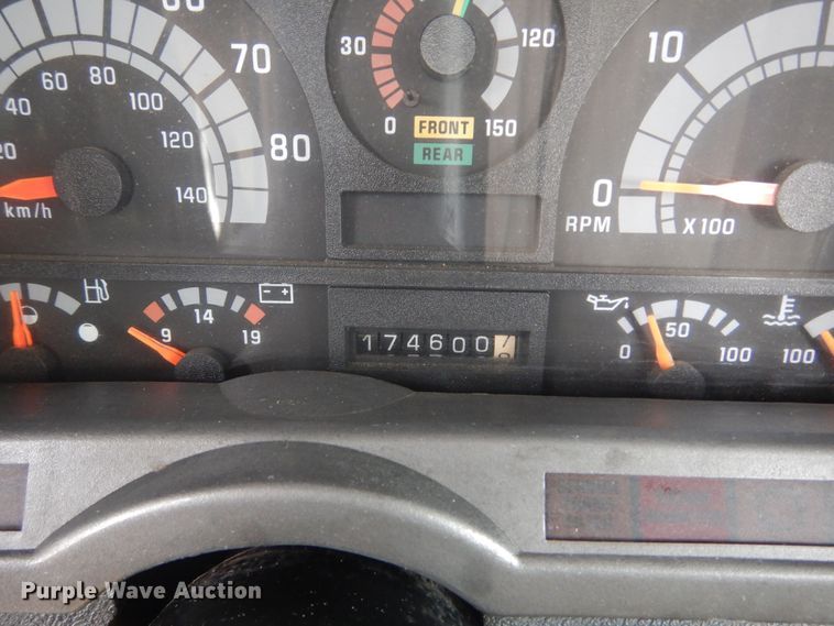 image for item KT9002 2002 GMC C7500  forestry bucket truck