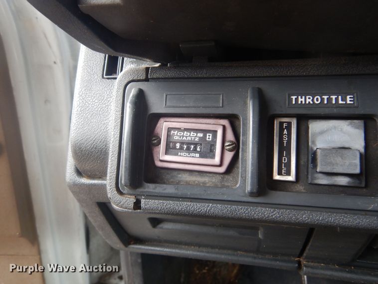 image for item KT9002 2002 GMC C7500  forestry bucket truck