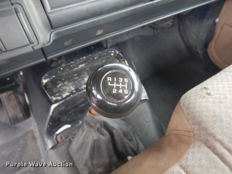 image for item KT9002 2002 GMC C7500  forestry bucket truck