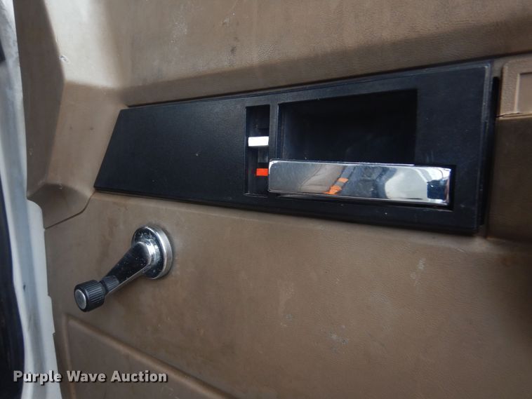 image for item KT9002 2002 GMC C7500  forestry bucket truck