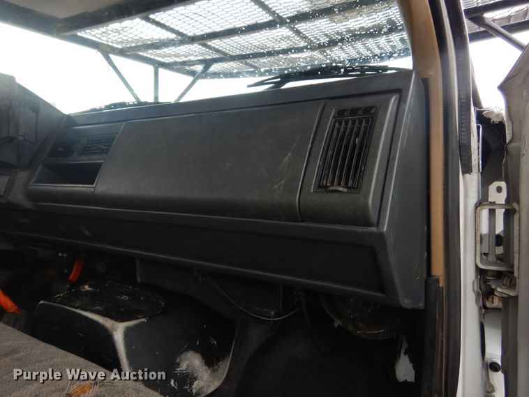 image for item KT9002 2002 GMC C7500  forestry bucket truck