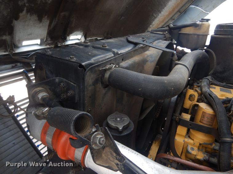 image for item KT9002 2002 GMC C7500  forestry bucket truck