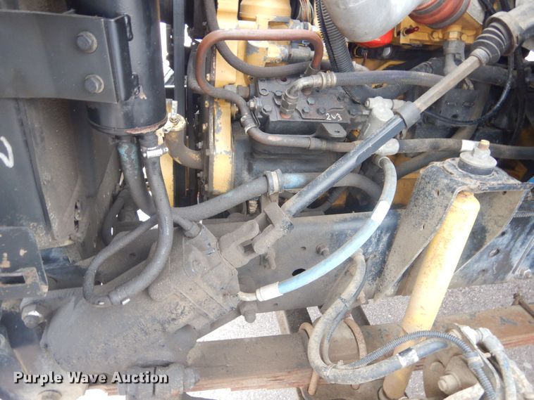 image for item KT9002 2002 GMC C7500  forestry bucket truck