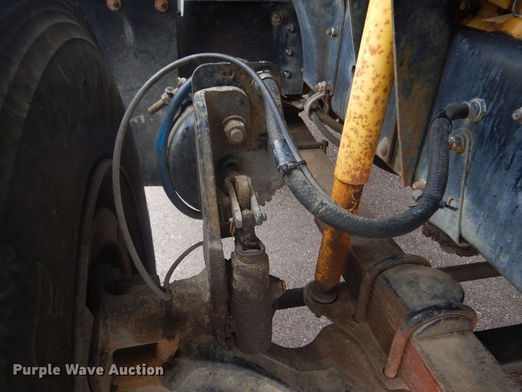 image for item KT9002 2002 GMC C7500  forestry bucket truck