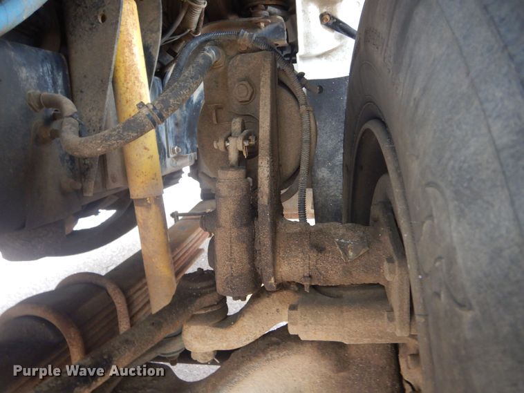 image for item KT9002 2002 GMC C7500  forestry bucket truck